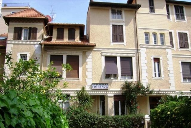 Hotel Fiorenza & Banksia Meuble Аласио Екстериор снимка