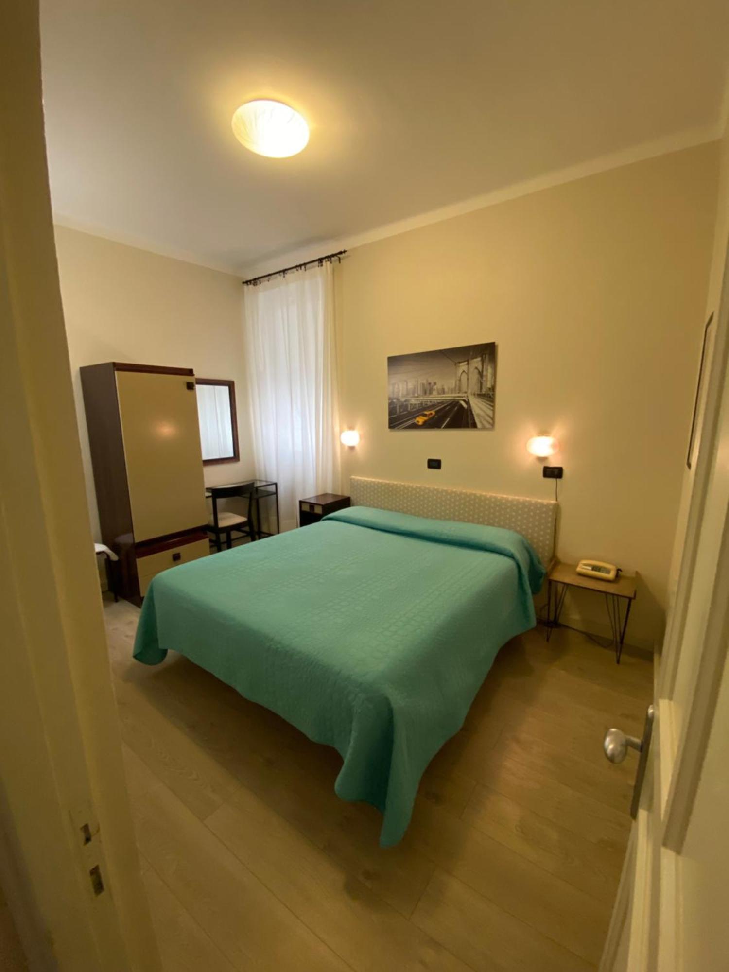 Hotel Fiorenza & Banksia Meuble Аласио Екстериор снимка