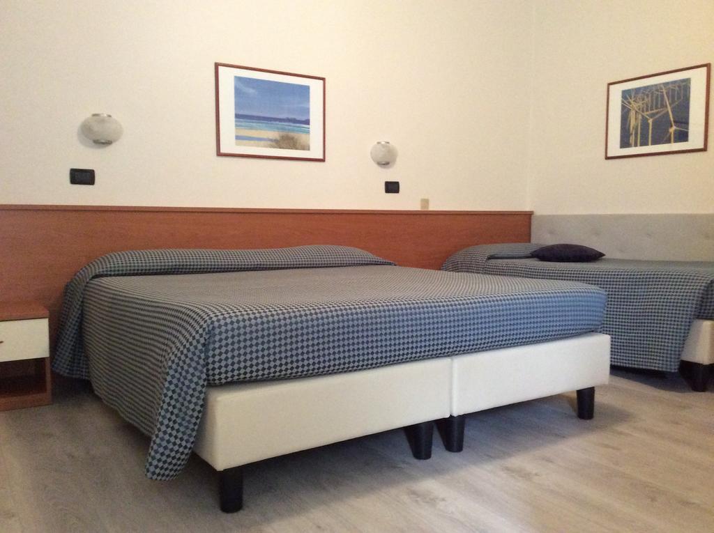 Hotel Fiorenza & Banksia Meuble Аласио Екстериор снимка